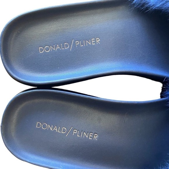 Donald Pliner Women's Blue Furfi Genuine Rabbit Fur Slide Sandal Size 9 - Picture 6 of 7